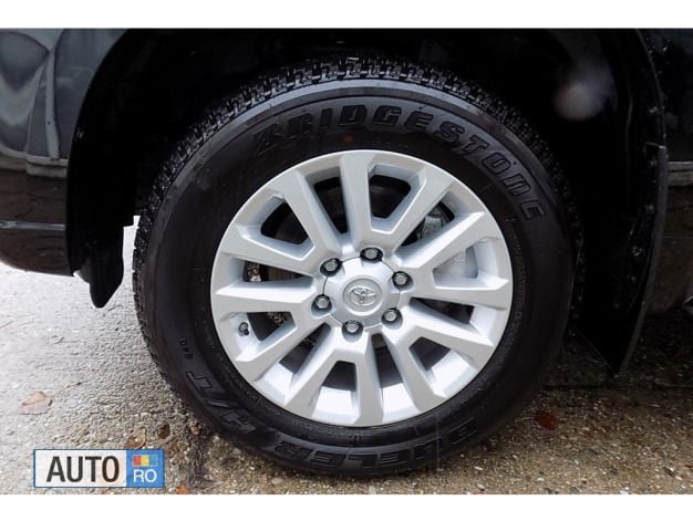 Second-hand Toyota Land Cruiser 177 CP (130 kW) 2017 SUV