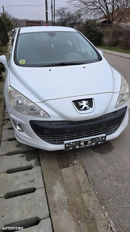 Second-hand Peugeot 308 112 CP (82 kW) 2010 Culoarealb Hatchback