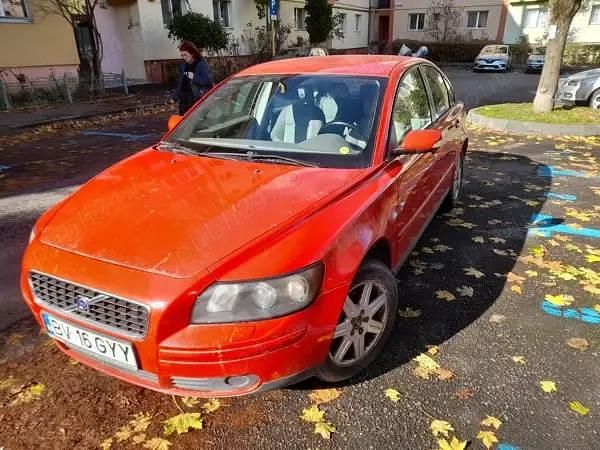 Rosu Utilizat 2005 Volvo S40 Berlinǎ | 1.800 EUR - Imagine 1/4