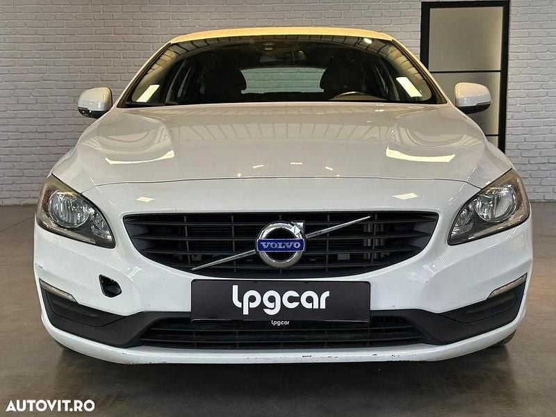 Culoarealb Utilizat 2015 Volvo V60 Break | 7.000 EUR (Super Preț) - Imagine 1/4