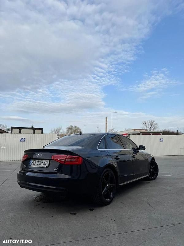 Culoarenegru Utilizat 2013 Audi A4 Comfort Berlinǎ | 11.000 EUR (Preț OK) - Imagine 1/4