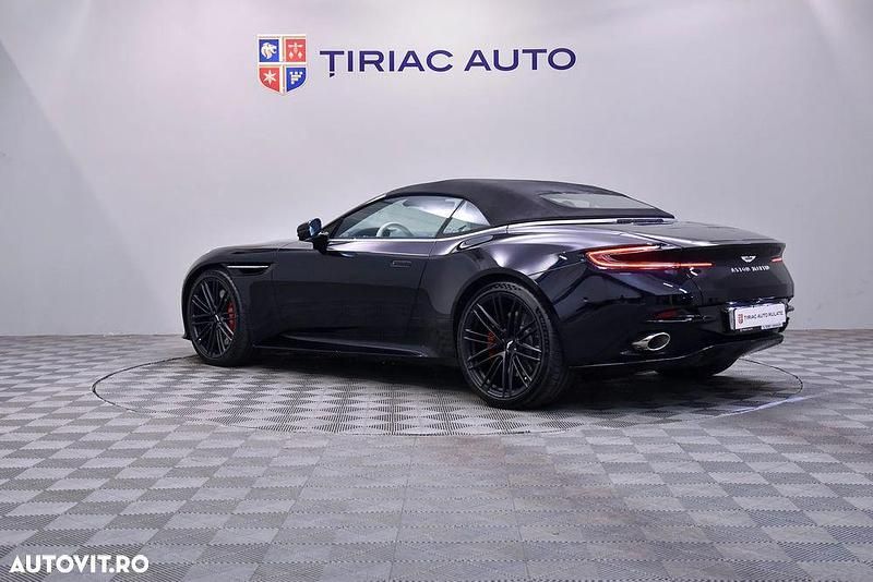 Second-hand Aston Martin DB12 680 CP (500 kW) 2024 Negru Cabrio