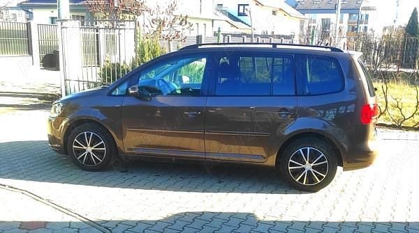 Second-hand VW Touran 105 CP (77 kW) 2011 Maro Monovolum