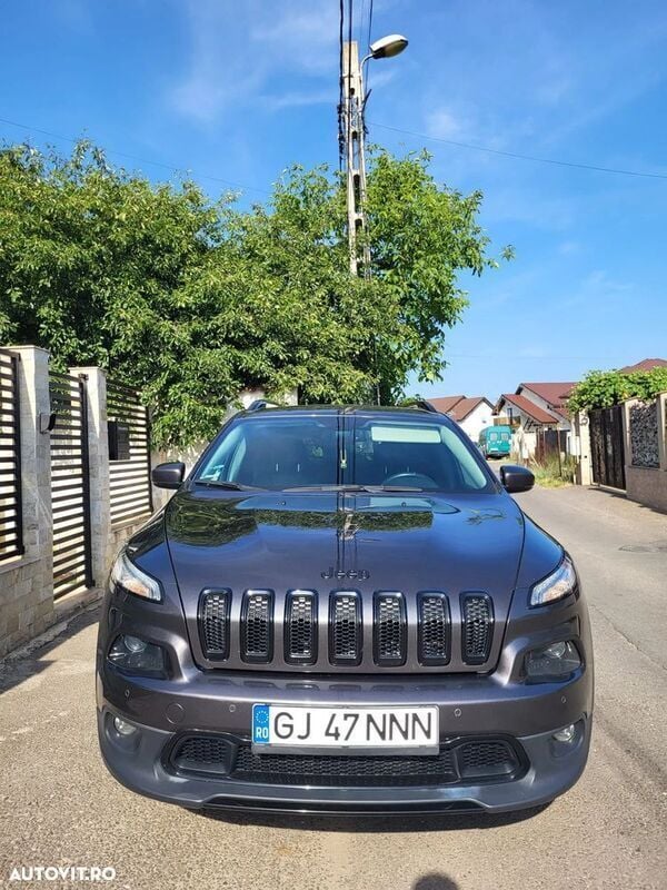 Gri Utilizat 2016 Jeep Cherokee Overland SUV | 11.450 EUR - Imagine 1/4