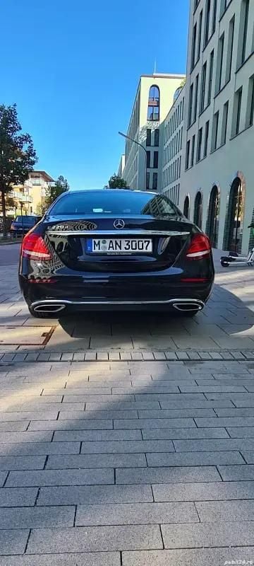 Second-hand Mercedes E220 197 CP (144 kW) 2018 Negru Berlinǎ