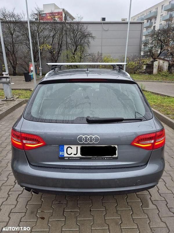 Second-hand Audi A4 143 CP (105 kW) 2012 Culoareargint Break