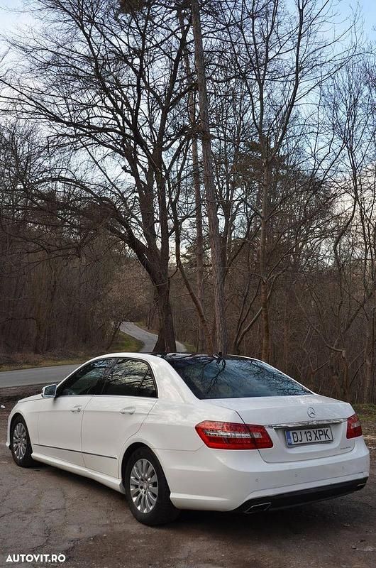 Second-hand Mercedes E300 Avantgarde 204 CP (150 kW) 2012 Culoarealb Berlinǎ
