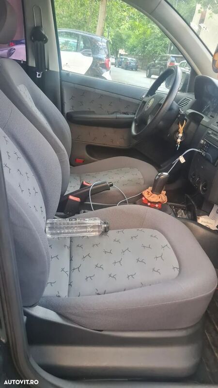 Verde Utilizat 2001 Skoda Fabia Comfort | 1.300 EUR (Preț bun) - Imagine 1/4