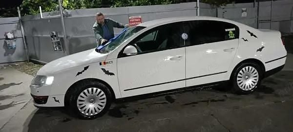 Alb Utilizat 2010 VW Passat Berlinǎ | 3.150 EUR (Preț bun) - Imagine 1/4