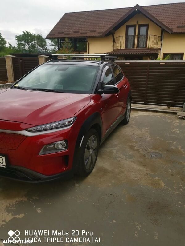 Rosu Utilizat 2020 Hyundai Kona SUV | 15.000 EUR (Preț bun) - Imagine 1/4