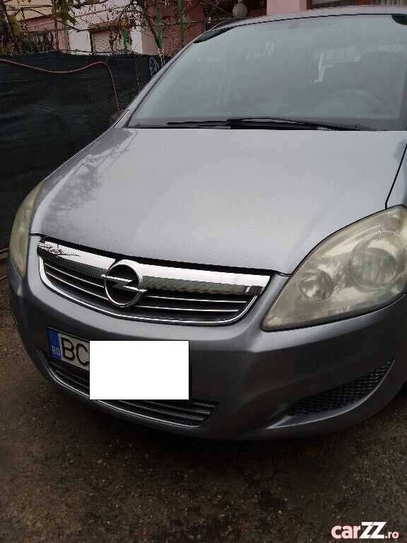 Argintiu Utilizat 2010 Opel Zafira Monovolum | 2.599 EUR (Preț OK) - Imagine 1/4