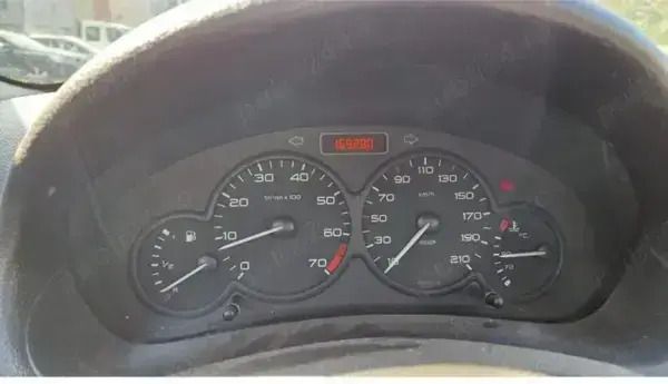 Negru Utilizat 2008 Peugeot 206 Hatchback | 800 EUR (Preț bun) - Imagine 1/4