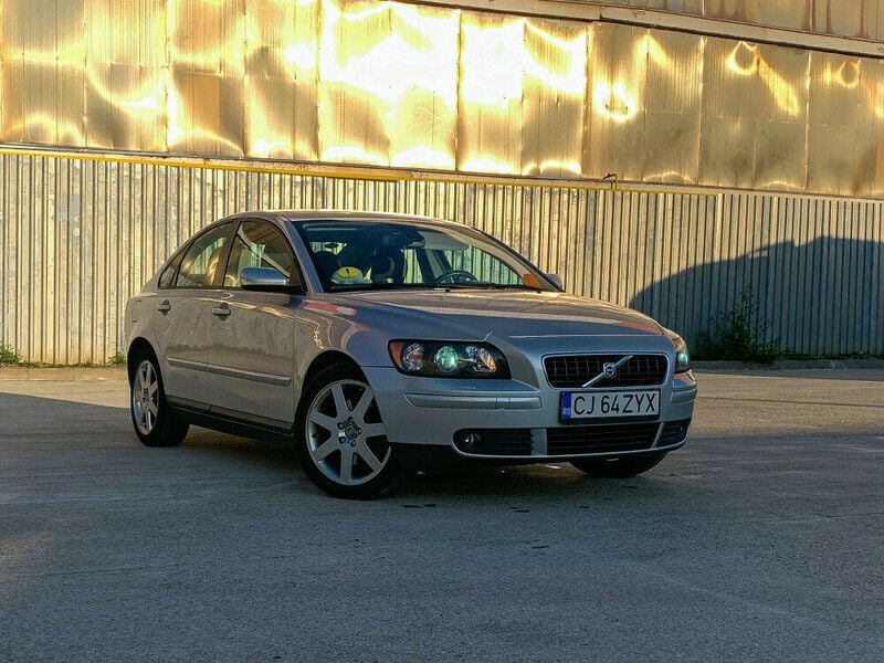 Second-hand Volvo S40 136 CP (100 kW) 2006 Argintiu Berlinǎ