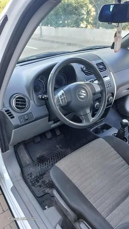 Alb Utilizat 2010 Suzuki SX4 SUV | 5.500 EUR - Imagine 1/4
