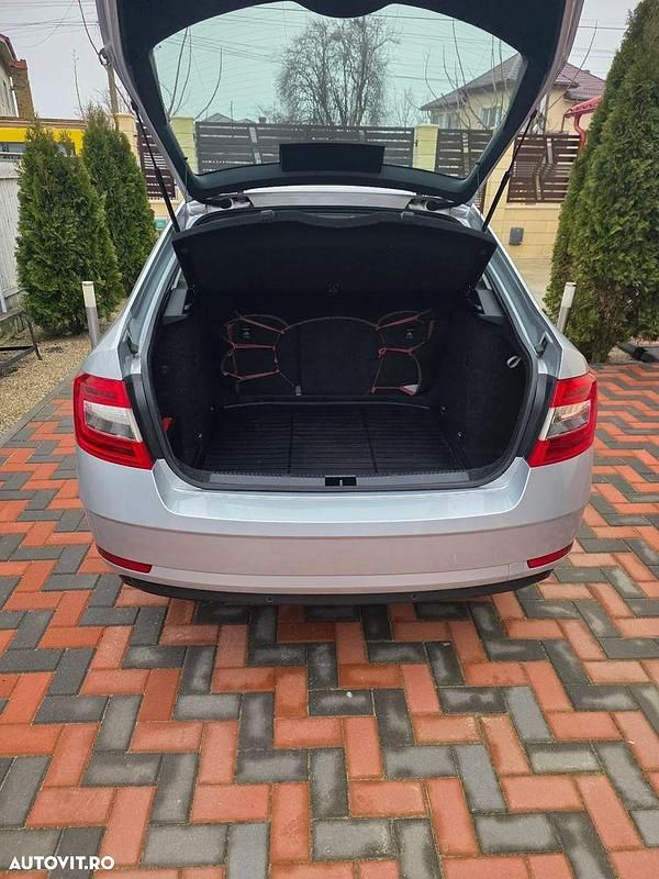 Second-hand Skoda Octavia Ambition 115 CP (84 kW) 2017 Culoareargint Berlinǎ