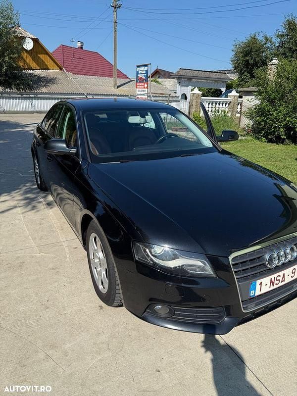 Culoarenegru Utilizat 2010 Audi A4 Berlinǎ | 6.800 EUR (Preț OK) - Imagine 1/4
