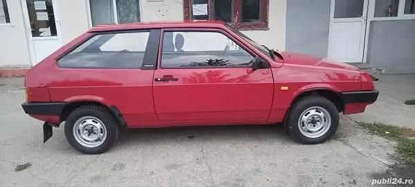 Utilizat 1989 Lada Samara Hatchback | 3.000 EUR - Imagine 1/4