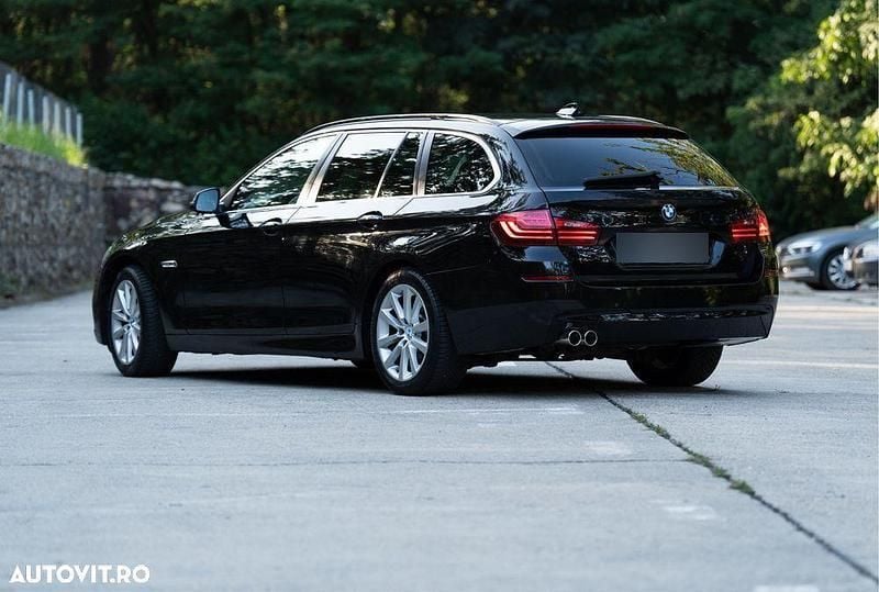 Culoarenegru Utilizat 2014 BMW 530 Comfort Edition Break | 10.699 EUR (Super Preț) - Imagine 1/4