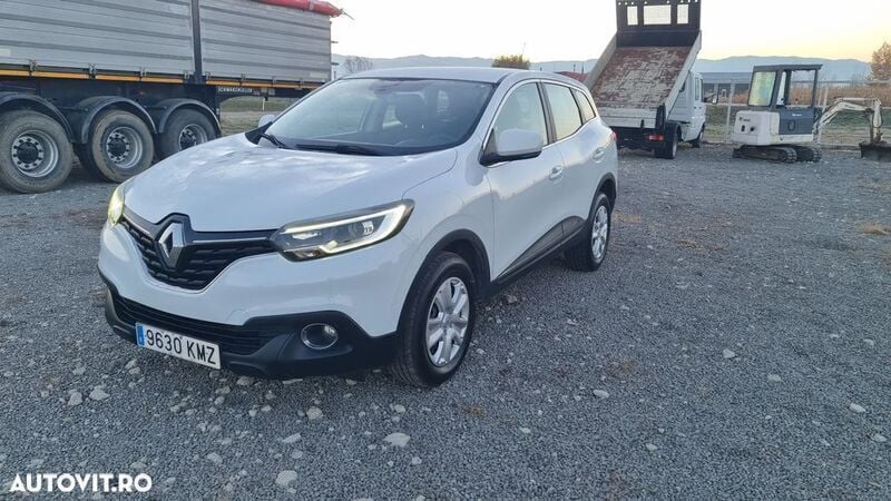 Alb Utilizat 2018 Renault Kadjar Bose Edition SUV | 12.400 EUR (Preț bun) - Imagine 1/4