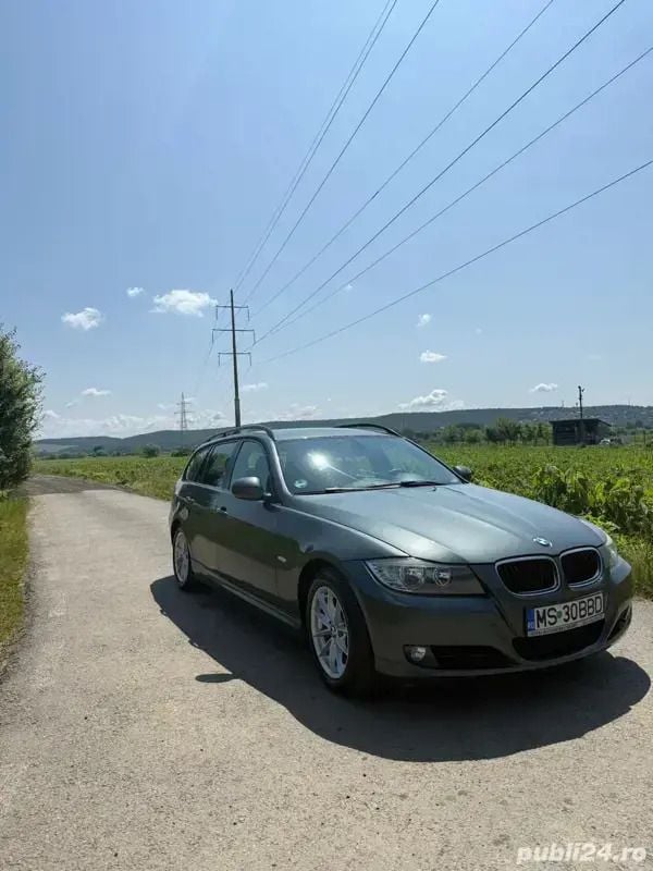 Verde Utilizat 2010 BMW 318 Break | 4.500 EUR (Preț bun) - Imagine 1/4