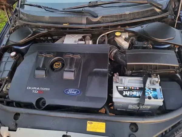 Albastru Utilizat 2003 Ford Mondeo Berlinǎ | 7.500 EUR - Imagine 1/4