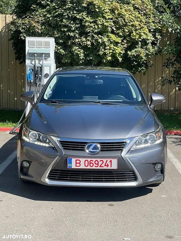 Culoaregri Utilizat 2014 Lexus CT200h Hatchback | 12.950 EUR - Imagine 1/4