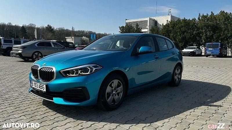 Culoarealbastru Utilizat 2022 BMW 118 Sport Line Hatchback | 22.500 EUR (Preț OK) - Imagine 1/4