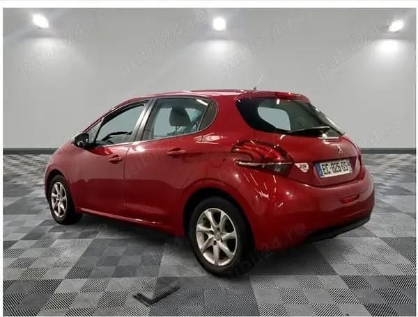 Second-hand Peugeot 208 86 CP (63 kW) 2016 Rosu Hatchback