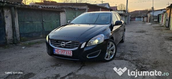 Utilizat 2012 Volvo V60 Break | 6.900 EUR (Preț OK) - Imagine 1/4
