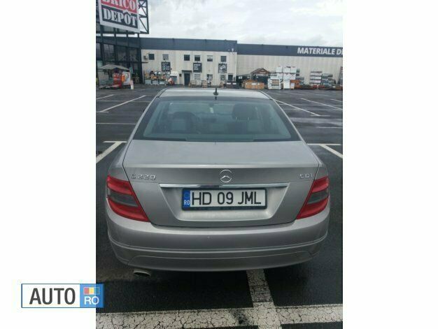 Argintiu Utilizat 2007 Mercedes C220 Berlinǎ | 14.900 EUR - Imagine 1/4