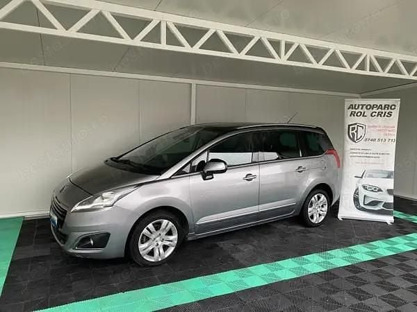 Gri Utilizat 2016 Peugeot 5008 Monovolum | 6.950 EUR (Super Preț) - Imagine 1/4