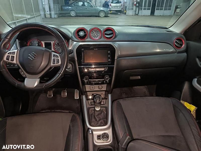 Second-hand Suzuki Vitara 140 CP (102 kW) 2016 Culoarenegru SUV