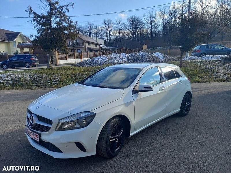 Culoarealb Utilizat 2016 Mercedes A180 Hatchback | 8.990 EUR (Super Preț) - Imagine 1/4