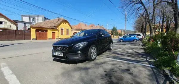 Utilizat 2015 Volvo V40 CC Break | 7.300 EUR - Imagine 1/4