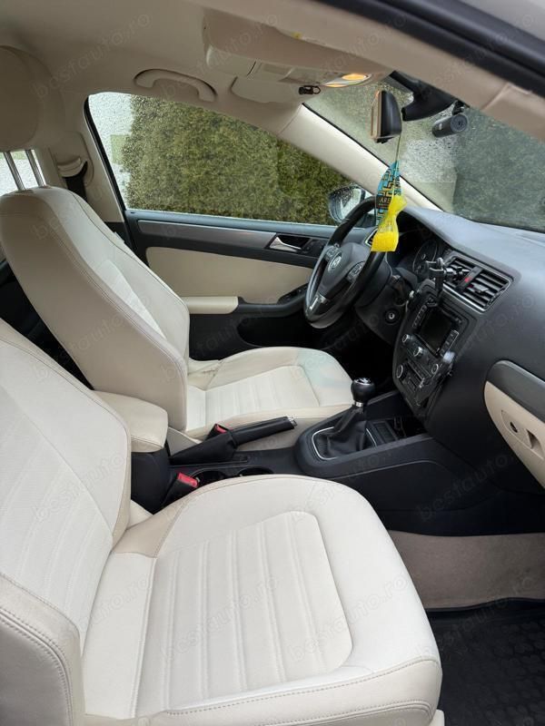 Second-hand VW Jetta 105 CP (77 kW) 2012 Alb Berlinǎ