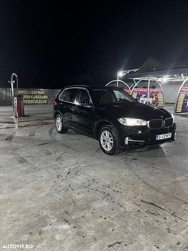 Culoarenegru Utilizat 2015 BMW X5 SUV | 18.990 EUR (Super Preț) - Imagine 1/4