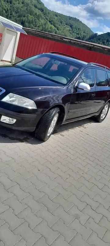 Utilizat 2005 Skoda Octavia Break | 2.499 EUR - Imagine 1/2