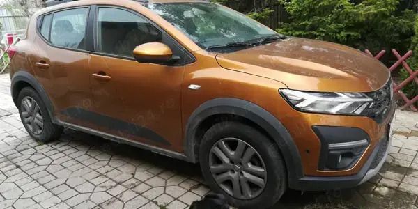 Portocaliu Utilizat 2022 Dacia Sandero Stepway Hatchback | 12.600 EUR (Puțin scump) - Imagine 1/3