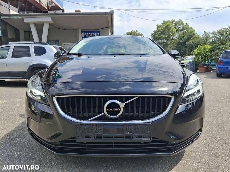 Second-hand Volvo V40 120 CP (88 kW) 2019 Culoarenegru Break
