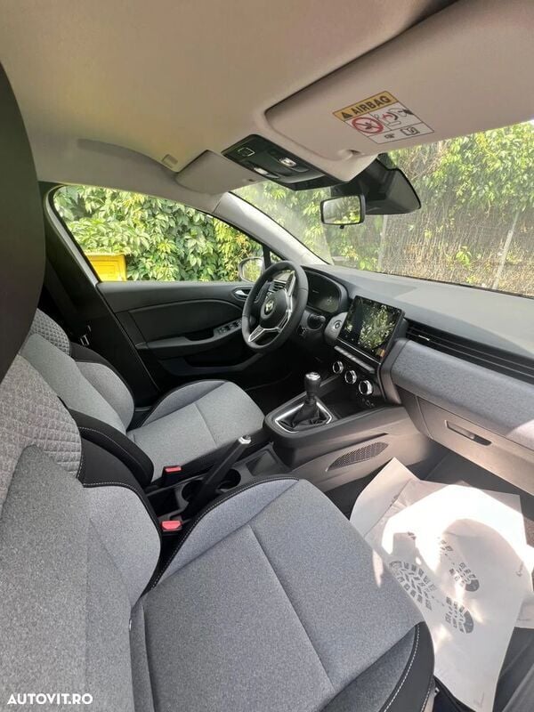 Second-hand Mitsubishi Colt Invite 91 CP (66 kW) 2023 Alb Hatchback