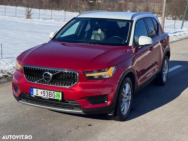 Culoarerosu Second-hand 2018 Volvo XC40 Momentum SUV | 21.999 EUR (Preț bun) - Imagine 1/4