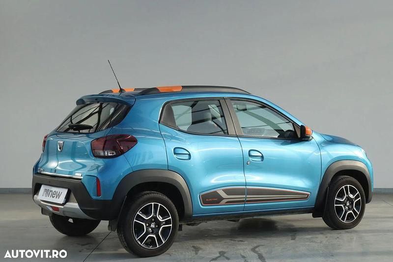 Second-hand Dacia Spring Comfort Plus 33 kW (45 CP) 2022 Culoarealbastru Hatchback