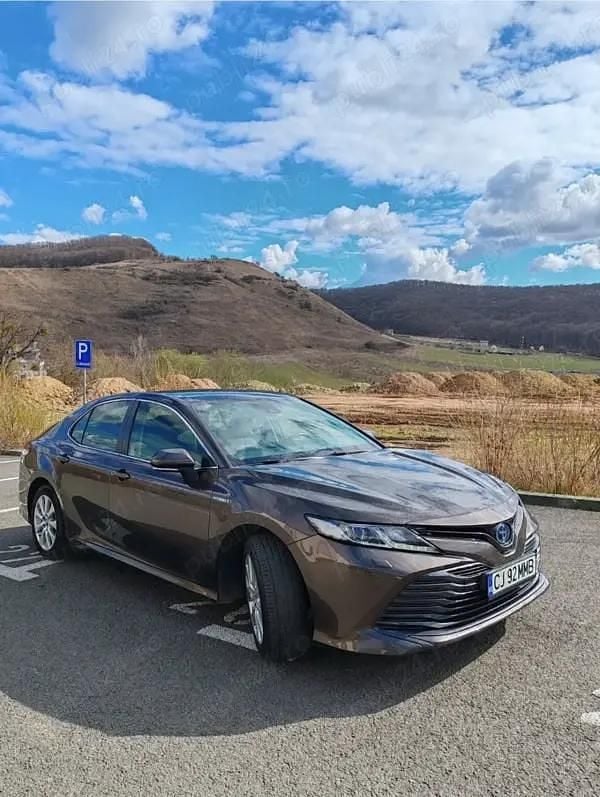 Second-hand Toyota Camry 218 CP (160 kW) 2020 Berlinǎ