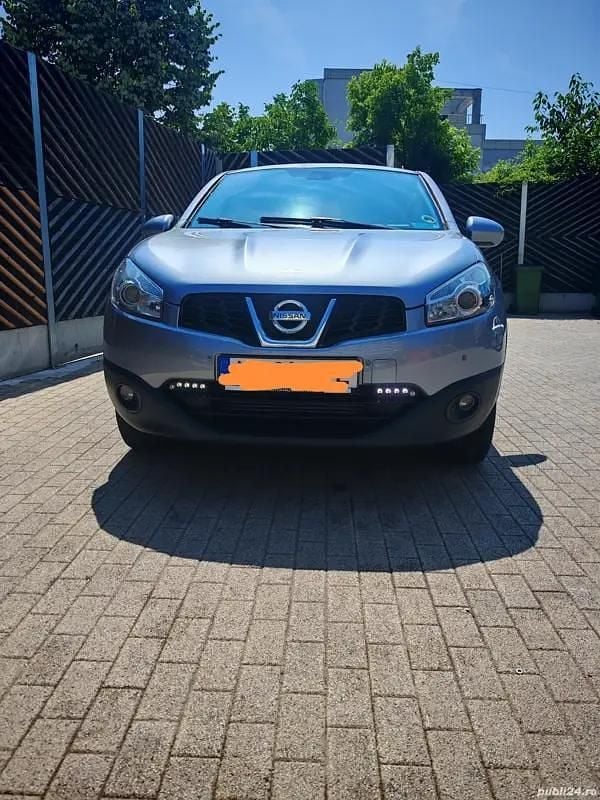 Gri Utilizat 2011 Nissan Qashqai SUV | 7.200 EUR (Preț OK) - Imagine 1/4
