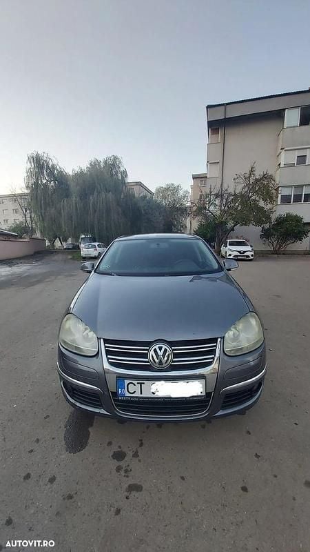 Second-hand VW Jetta Comfortline 102 CP (75 kW) 2008 Culoaregri Berlinǎ