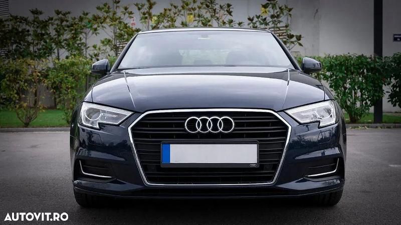 Gri Utilizat 2018 Audi A3 e-tron Sport Hatchback | 5.000 EUR - Imagine 1/2