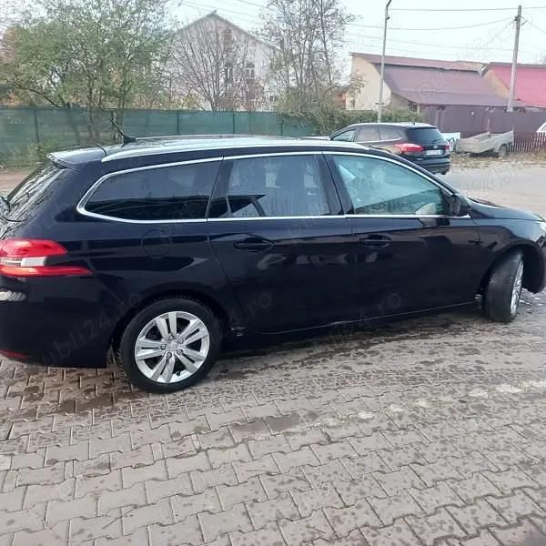 Second-hand Peugeot 308 105 CP (77 kW) 2015 Hatchback
