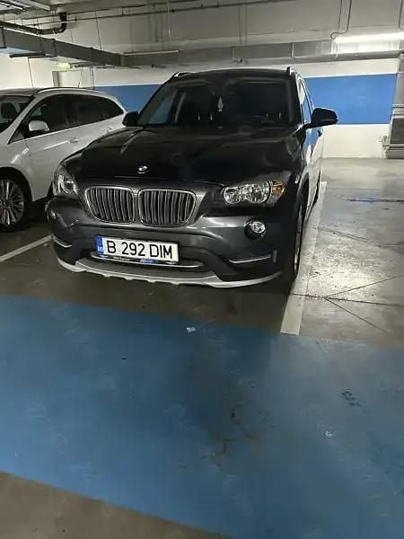 Gri Utilizat 2015 BMW X1 SUV | 10.000 EUR (Preț bun) - Imagine 1/4