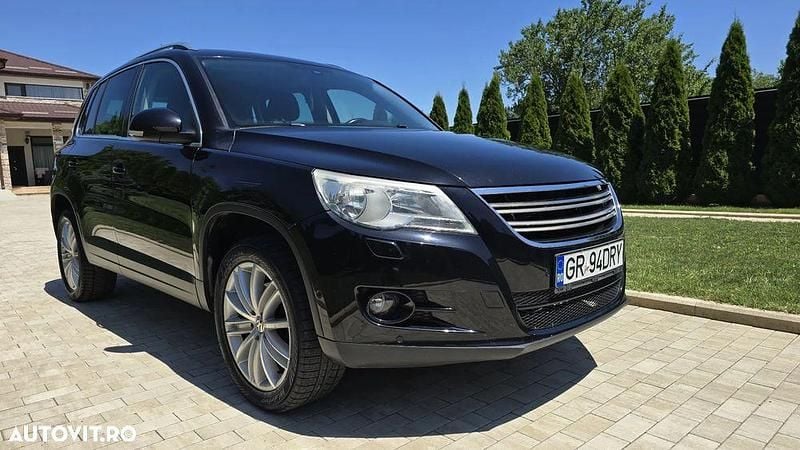 Culoarenegru Utilizat 2010 VW Tiguan SUV | 6.800 EUR (Preț bun) - Imagine 1/4