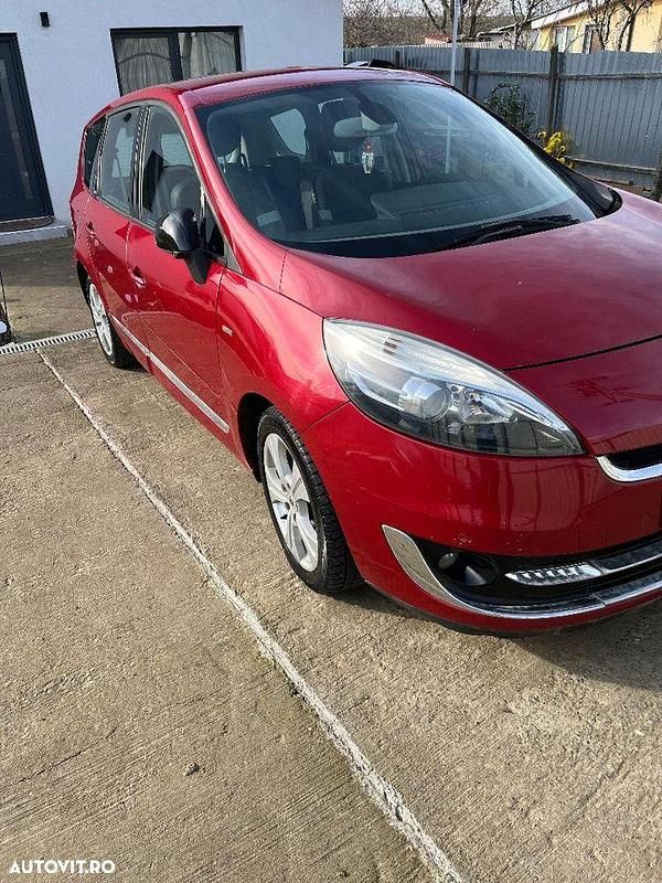 Second-hand Renault Scénic III 130 CP (95 kW) 2012 Culoarerosu Monovolum